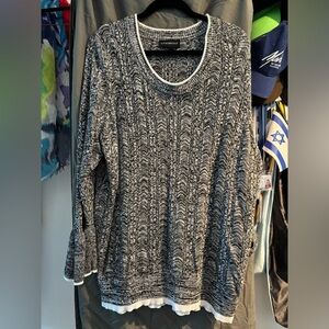 Like new sweater with bell sleeves